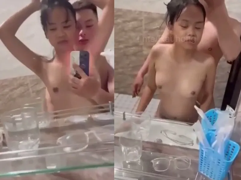 Mảnh khảnh em cùng anh yêu xoạc trước gương quay kỉ niệm